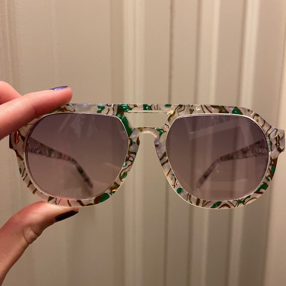 I-SEA Women’s Sunglasses - Ziggy - Picture 5 of 6